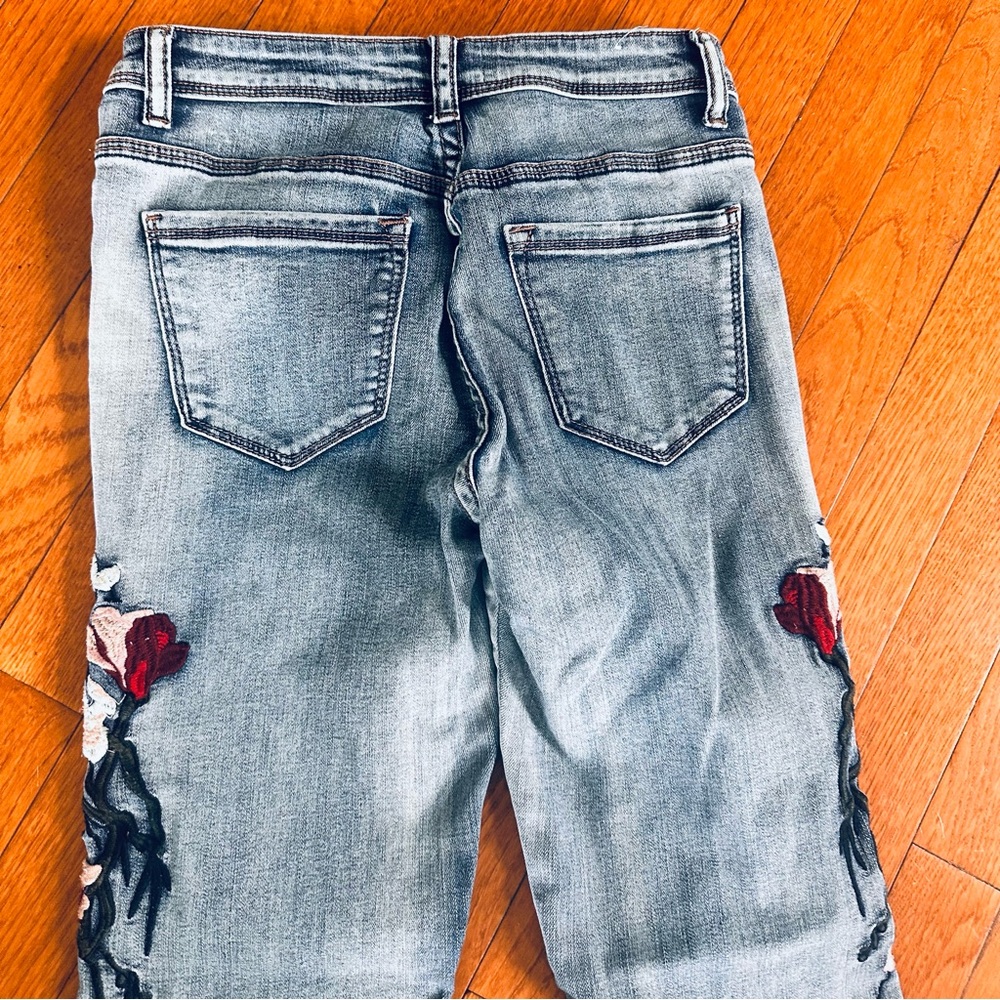 Caution To The Wind Floral embroidered stretch fit skinny jeans - Picture 7 of 12
